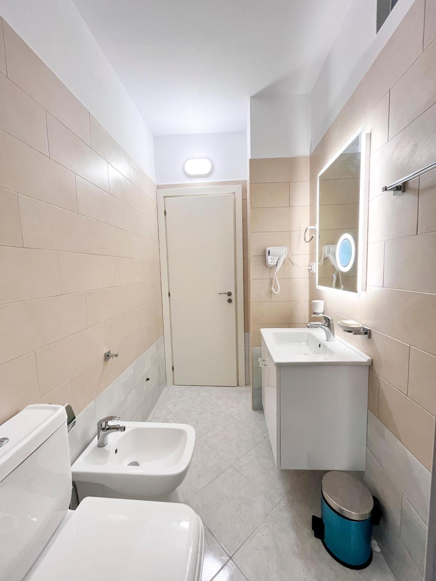 Beachfront With Hotel Facilities Vlore Exterior photo